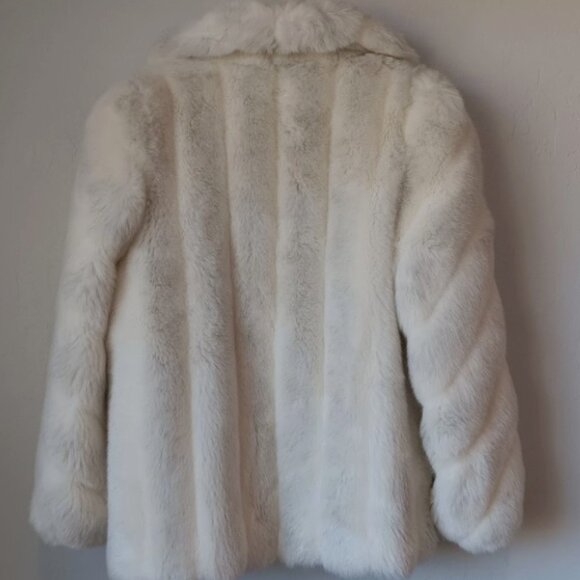 Beautiful Faux Fur Coat Size 11 / 12 - Picture 2 of 16